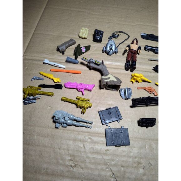 Vintage Large Lot of GI Joe Weapons Accessories & More - Picture 3 of 11